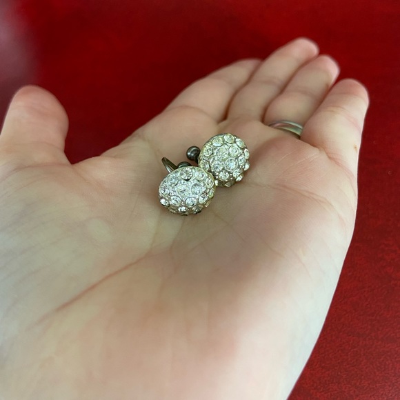 Beautiful vintage Rhinestone screw back earrings - round shape clusters wedding - Picture 4 of 7